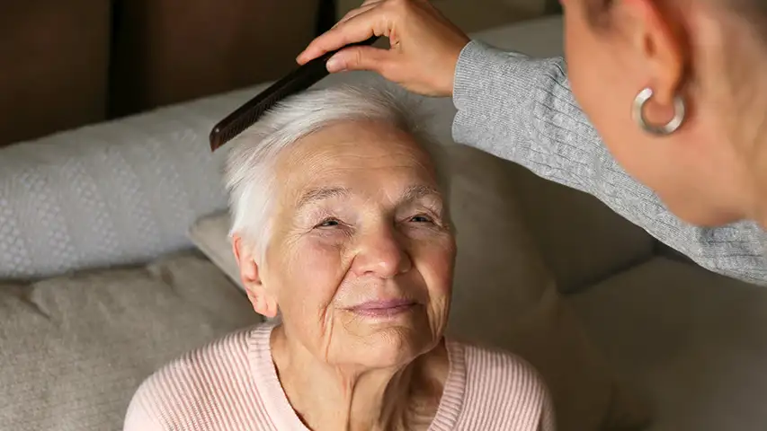 persoonlijke verzorging thuis bij palliatief terminal zorg Persoonlijke verzorging thuis hoort bij palliatief terminale zorg van Carethuis on de provincies Friesland, Groningen , Drenthe en Overijsel